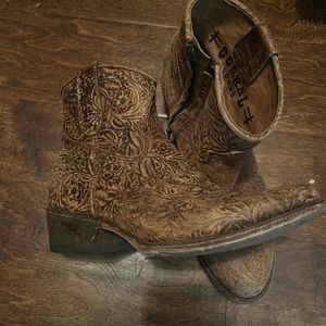 Corral tooled booties